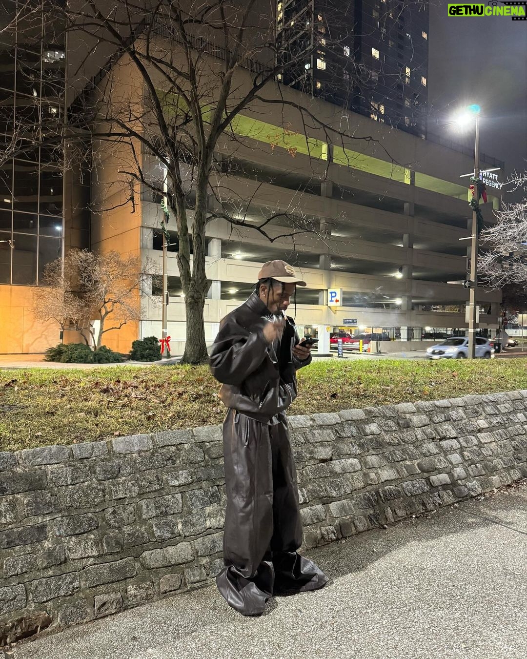 Travis Scott Instagram - We told em Medium welll closer to the well Then went and hit the moada