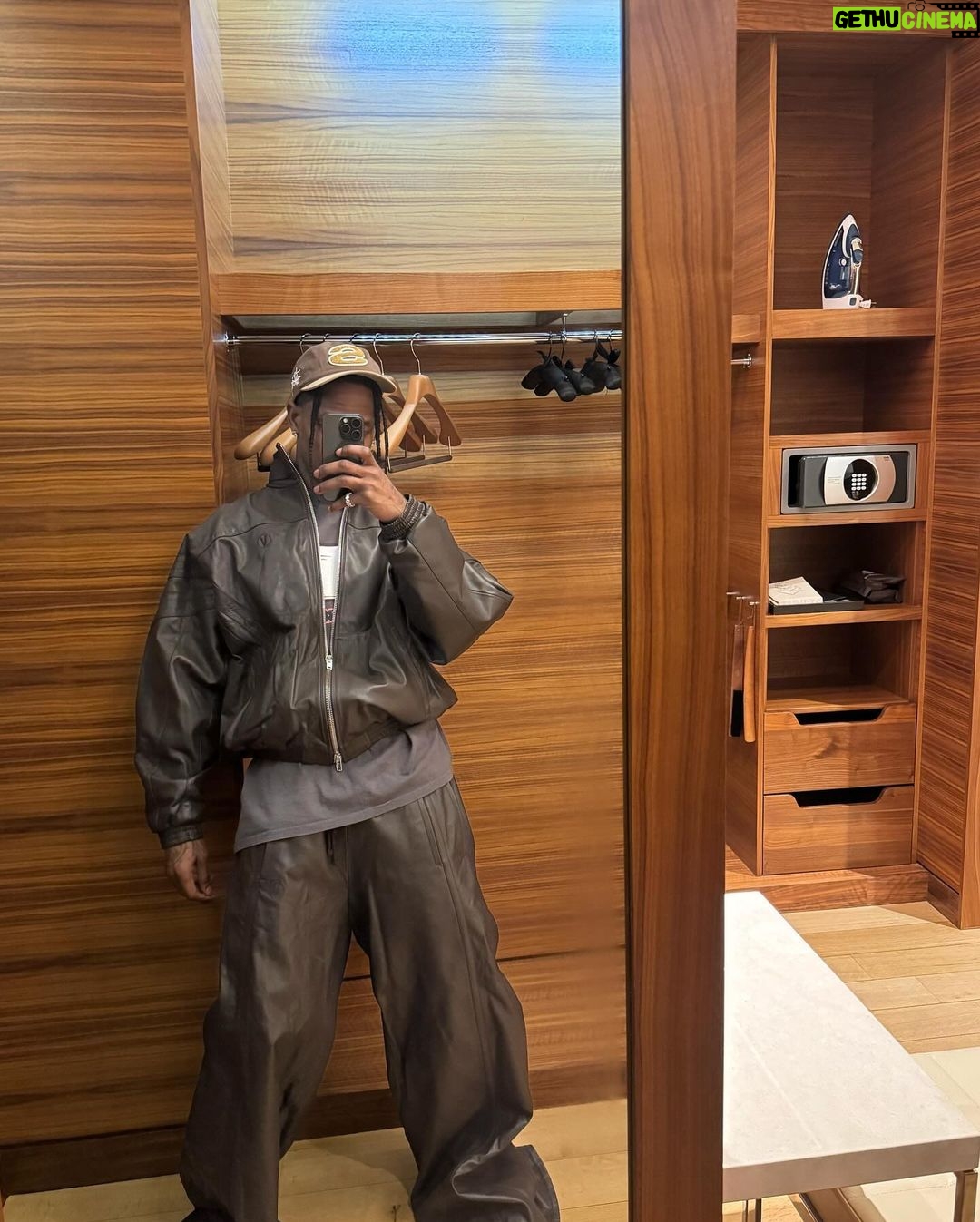 Travis Scott Instagram - We told em Medium welll closer to the well Then went and hit the moada