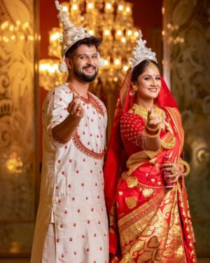 Trina Saha Instagram - Love and laughter at our wedding venue. @baro_kuthi_rajbari

Brand Faces : @neel_bhattacharya
@trinasaha21

Photography: @sayantan_dutta_photography

Agency : Team Soumojit Adak

Book Now 📞 098363 67737

Location 📍 https://g.co/kgs/aAK9YQ

#BaroKuthiRajbari #MajesticUnion #TimelessElegance #RoyalWeddings #OpulentVenues #HistoricCharm #LoveInLuxury