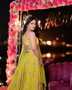 Trina Saha Instagram - Back to back 😋🫶🏻

📸 @siladitya_dutta @twc2014india 
👗 @navdurga_official @neelsaha_styled_by_blue 
💍 @klothbytrineel 
💄 @pritha_dutta_official 

#trinsi #weddingseason