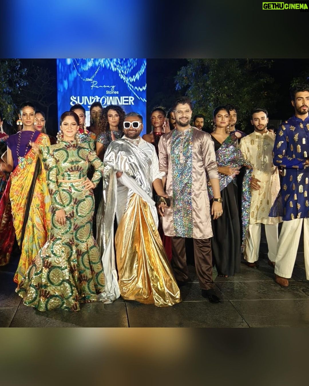 Trina Saha Instagram - And thatβs @klothbytrineel new Collection launch at @therunwaystories β₯οΈ π @klothbytrineel @neelsaha_styled_by_blue π @brushofpritam πββοΈ @sujitdas466 πΈ @rjseth1991 #trineel #klothbytrineel #newcollection