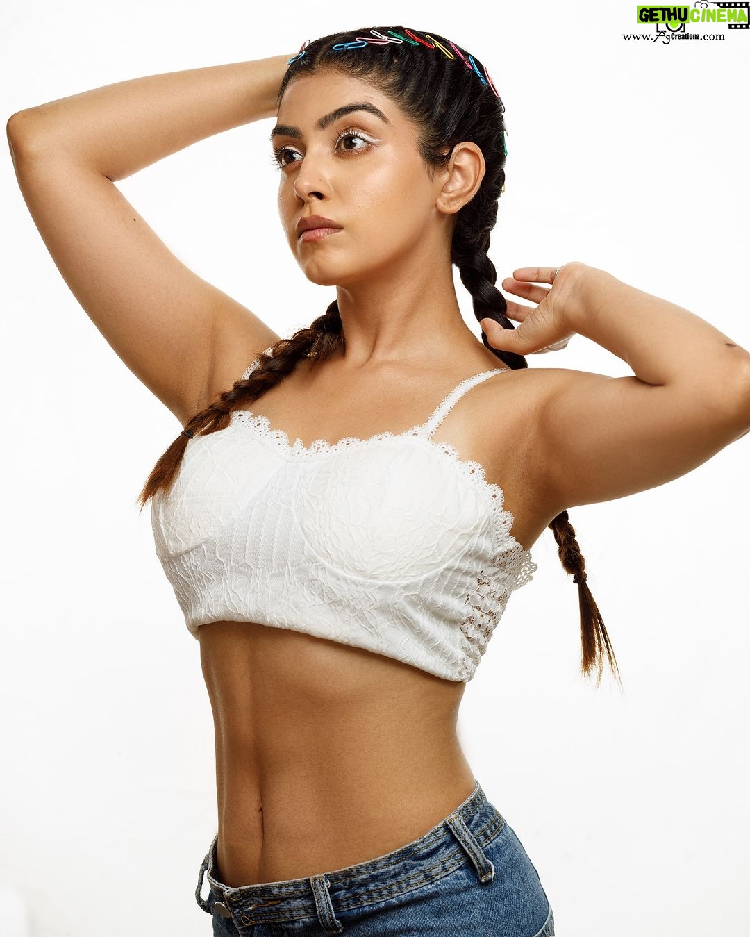 Twinkle Arora Instagram - ✨ Life is too short to dwell on negativity; let's focus on the positive