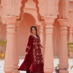 Twinkle Arora Instagram - For the undying love of culture❤️ Photography : @arvie666 Mua - @makeoverbysugs Styling - @theraunaqarora Outfit : @official_vastra . . . . . . . . #twinklearora #twinkle #nehmat #photoshoot #ethnic