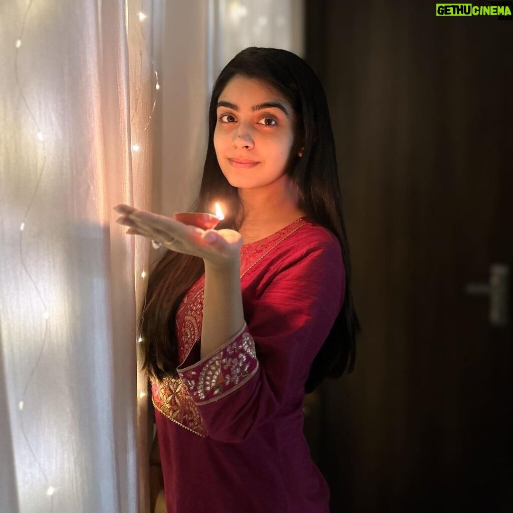 Twinkle Arora Instagram - Simple and safe Diwali ❣️🪔