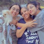 Twinkle Arora Instagram - Happy mothers day to u mumma♥️. I miss u soooo much😘 Its exact 8 months to our journey without u! And i wish badly that u were here to Watch your twinkle nonu and pau ♥️. As i said earlier life was easy at its toughest with u muma! You are the best ab jab duniya khud se dekh rhj hu toh yhi sawaal ata hai ki mom app itni asaani se sab kaise handle krlete the! Humari toh band bajti hai. U were a warrior and your values will never fade away we promise 😘. Sharing few cute memories! Keep scrolling for the cutest video ever Ps : DIDI APKE TARAH KHANA BNANA SIKH GYE HAI THODA BHT 😛