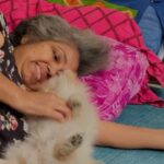 Twinkle Arora Instagram - Happy mothers day to u mumma♥️. I miss u soooo much😘 Its exact 8 months to our journey without u! And i wish badly that u were here to Watch your twinkle nonu and pau ♥️. As i said earlier life was easy at its toughest with u muma! You are the best ab jab duniya khud se dekh rhj hu toh yhi sawaal ata hai ki mom app itni asaani se sab kaise handle krlete the! Humari toh band bajti hai. U were a warrior and your values will never fade away we promise 😘. Sharing few cute memories! Keep scrolling for the cutest video ever Ps : DIDI APKE TARAH KHANA BNANA SIKH GYE HAI THODA BHT 😛
