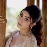 Twinkle Arora Instagram - Outfit: @kalighataindia Makeup: @makeupbyparneetgrewal Hair: @komalhairstylest Photography: @ronniephotography28 Jewellery: @miranabymegha X @unigem.in Jewellery coordinated by: @yourstylistforever . . . . #twinkle #photoshoot