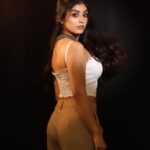 Twinkle Arora Instagram - Wait did u call me?😍 Pic credit @ajcreationz Makeup @makeupby_gursimran . . . . .#twinkle #photoshoot #twinklians