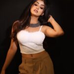 Twinkle Arora Instagram - Wait did u call me?😍 Pic credit @ajcreationz Makeup @makeupby_gursimran . . . . .#twinkle #photoshoot #twinklians