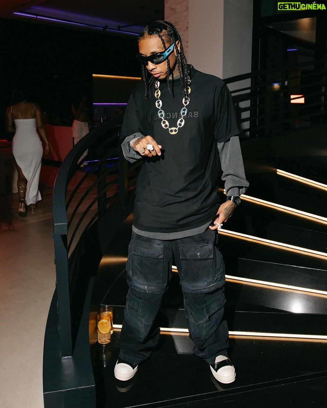 Tyga Instagram - Spent a mill yesterday it was therapy, She kno I ain’t Drake but she wanna take care of me…..Young money grew up but the shi was preparin me , Whole lotta $ n the safe and it’s daring me