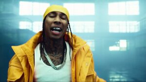 Tyga Instagram - Spent 150 on the prezzy n it’s Brand New🔥🔥🔥🔥 video out now @liltunechi @yg