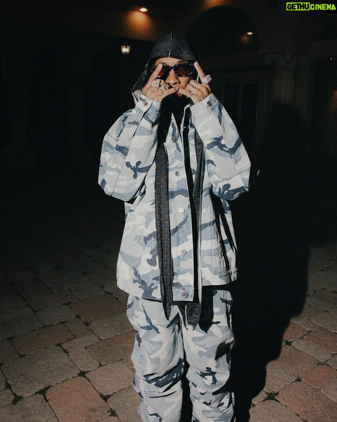 Tyga Instagram - If the grass ain’t greener it’s betta to stay…..Cash off the face, Never slow up the pace