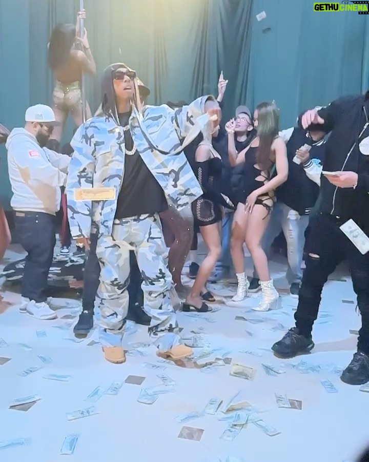 Tyga Instagram - If the grass ain’t greener it’s betta to stay…..Cash off the face, Never slow up the pace