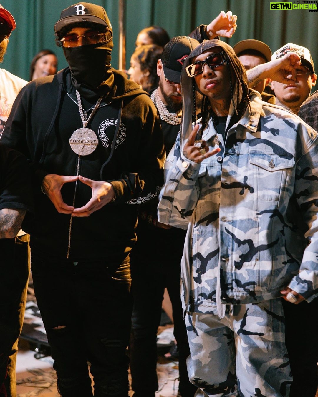 Tyga Instagram - If the grass ain’t greener it’s betta to stay…..Cash off the face, Never slow up the pace