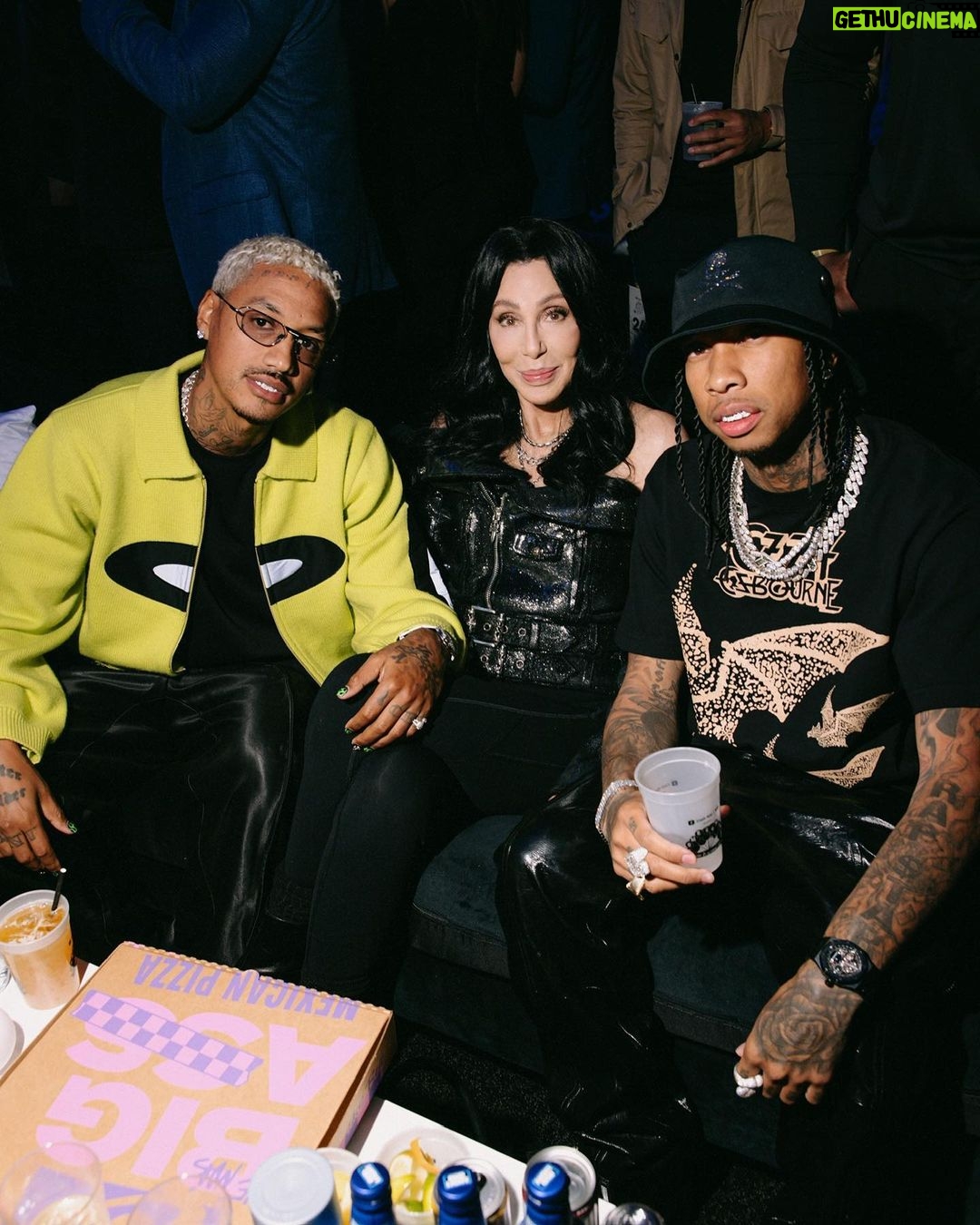 Tyga Instagram - Lighting in tha chain how they froze when it struck em….too many temptations I feel like David Ruffin
