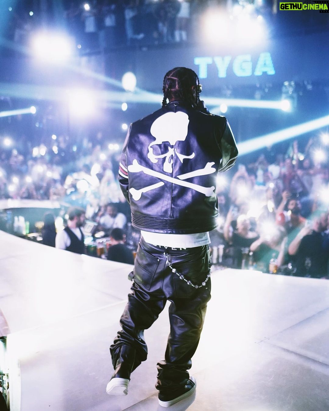 Tyga Instagram - Use to be in limbo now I set the bar… I ain’t hit my head but im seeing stars✨✨