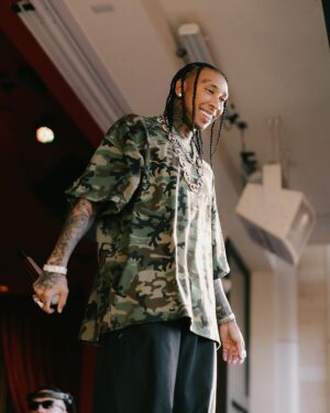 Tyga Instagram - plz excuse my behavior for the next 48hrs…To Another lap around the sun🦂