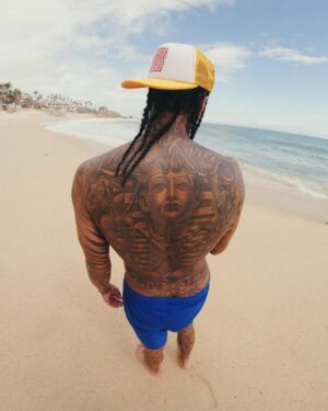 Tyga Instagram - my presence is a present…kiss my ass