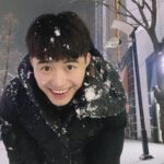 Tyler Ho Instagram - 親身示範為什麼走路要小心 - Tips for walking on snow: Don’t not pay attention.