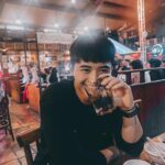 Tyler Ho Instagram - Sippin’ with the fam, cheers to good times! 跟家人度度美好 #未成年請勿飲酒 #飲酒適量請勿酒駕 #nightoutwithfamily 老拓音樂餐廳