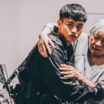 Tyler Ho Instagram - 劇情短片《戰疫》 疫情的無情，讓我們更加有情。 猝不及防地爆發疫情，加上對無法掌握對未知病毒傳播途徑及後續副作用與影響力的狀況下，唯有勇直前進，方能尋得出路。 「要成為什麼樣的人，自己決定。」 這次在片中飾演 — 鄭凱威 斯文冷面，智商在線，老是與另一名主演羅漢生相愛相殺，也第一次接觸到了醫院攝影棚！