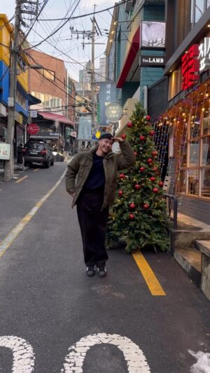 Tyler Ho Instagram - #첫눈챌린지 #firstsnowchallenge 

想成為讓你心情好的其中一個原因
