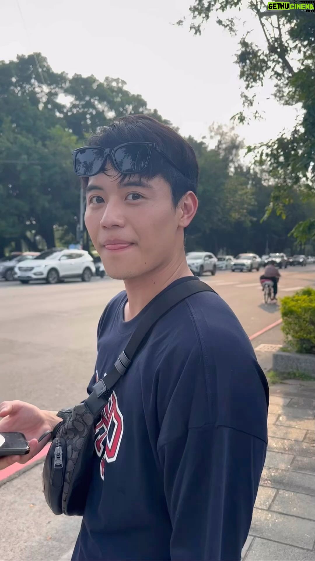 Tyler Ho Instagram - Bobibobibo bobibo👻 - 有這樣的朋友你幾點回家? Kaohsiung, Taiwan