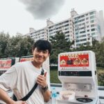 Tyler Ho Instagram - 在漢江吃炸雞配啤酒 - 한강에서 치맥 먹기✅ - Chicken & beer along the Han River
