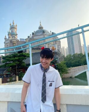 Tyler Ho Instagram - 我人在台灣工作了
（沒有一直玩，雖然想要一直玩）
等200分鐘玩2分鐘的遊樂設施
真的久久一次就好了
-
롯데월드데이트