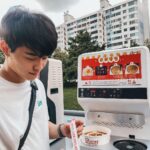 Tyler Ho Instagram - 在漢江吃炸雞配啤酒 - 한강에서 치맥 먹기✅ - Chicken & beer along the Han River