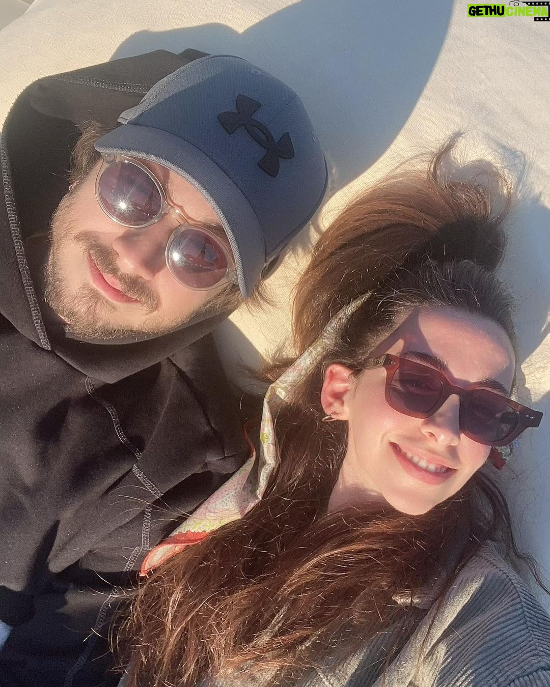 Ulvi Kahyaoğlu Instagram - kapüşon ve şapka seviyorum, herkesin bayramını kutluyorum.