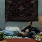 Ulvi Kahyaoğlu Instagram – Bugün “SIĞINAK” yolculuğu başlıyor.

Dünya tiyatro günümüz kutlu olsun. 

Yazar: Martyna Majok
Çevirmen: Hira Tekindor
Yönetmen: İbrahim Çiçek
Yönetmen Yardımcısı: Bengü Uzun
Sahne – Kostüm Tasarım: Ceyda Balaban
Işık Tasarım: İbrahim Çiçek, Ceyda Balaban
Müzik ve Efekt: Ömer Sarıgedik
Koreograf: Taner Güngör
Işık Uygulama: Ali Tunç
Sahne Amiri: Dmitri Boicov
Fotoğraf ve Afiş: Ayşegül Karacan
Uygulayıcı Yapımcı: Cenk Suyabatmaz
Mekan Yönetimi: Şirin Sultan Saldamlı
Video edit: Ülken Tokgöz
Proje ekibi: Defne Burnaz, Sanem Adar, Faik Eriten, Özgür Daniel Foster, Melih Tuma

Oyuncular: Selin Şekerci, Uğur Uzunel, Ulvi Kahyaoğlu