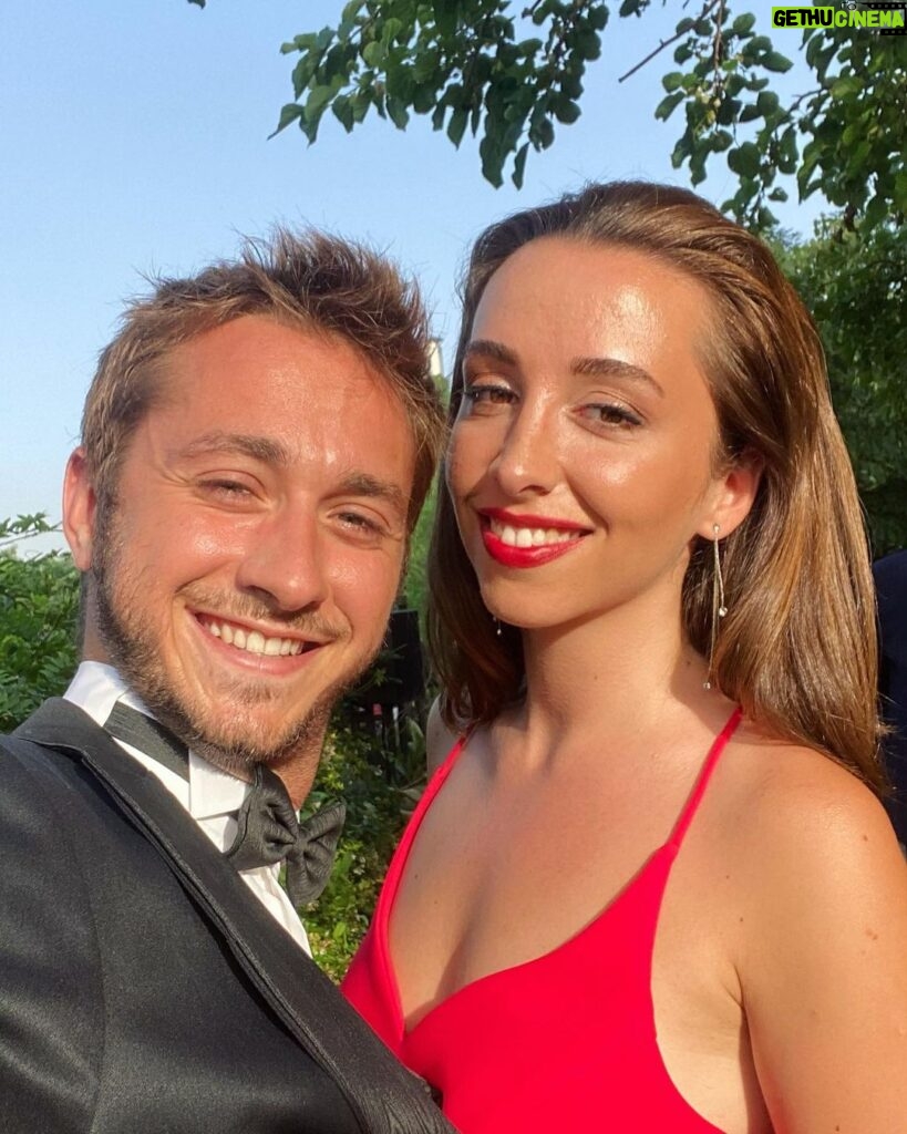 Ulvi Kahyaoğlu Instagram - 🍾#azizeyalçınwedding #kuzenimevlendi #amanın