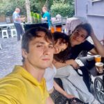 Ulvi Kahyaoğlu Instagram - sen sağ, ben ciddiyet #sürprizfosterlıpost