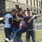 Ulvi Kahyaoğlu Instagram – Belki de hayatımın en büyük serseriliği için on yıl önce bugün yola çıkmışız. İyi ki de çıkmışız… 

#interrail #tbtgibitbt #tbtlerinşahı #interrailonyaşında
