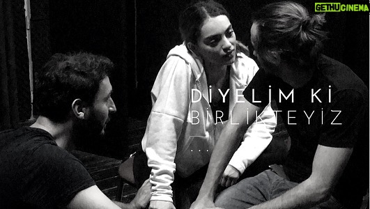 Ulvi Kahyaoğlu Instagram - Tekrar sahnede olabileceğimiz günlerin ümidiyle... Dünya Tiyatrolar Günümüz kutlu olsun🎉 #27martdünyatiyatrolargünü