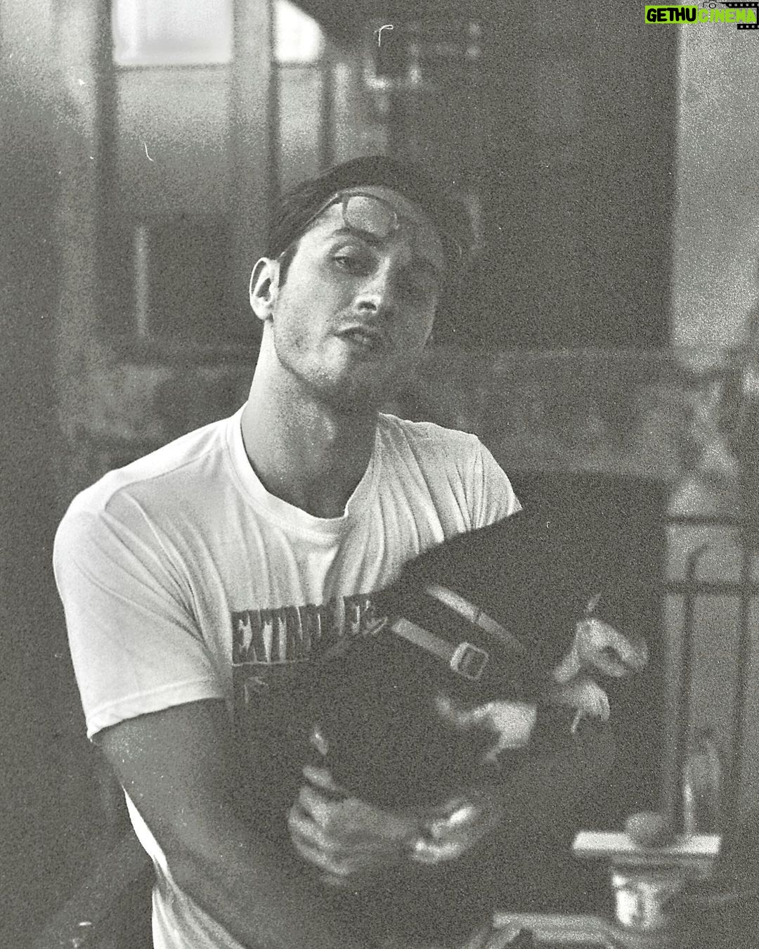 Ulvi Kahyaoğlu Instagram - analog hatçe #35mm #blackandwhite 📸 @aryasualtioklar
