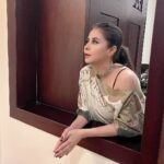 Urmila Matondkar Instagram - Time to take a moment and thank the Almighty for all that is showered on us this year!! The good,the bad and even the ugly. So long as it all teaches us to handle everything that life throws at us with dignity. Oops 🙊 too heavy for a Sunday..!!?? Hope not..Sending you all lots of love, goodness n happiness for a Super Sunday ahead 🥰💥☀️ #sunday #sundayfunday