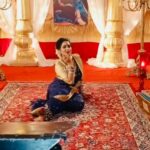 Urmilla Kothare Instagram - Wait for the end !! पहा @tujhechmeegeetgaataahe फक्त @star_pravah वर रात्रौ ९ वा.. Choreographer @ashimikk Edit : @saurabh_bhanage.7 #bts #btsreels #reelsinstagram #tv #tvshow #dancereels #reelitfeelit #