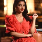 Ushasi Ray Instagram - Indulging in happiness ❤️ congratulations indulge for the 5th anniversary long way to go..and thank you for making me part of this journey and allow me to share the cover story with my Teacher @damineeb & favourites @srabanti.smile @tonushree_10 @aninditaa_bose , it’s really an honour..much love to @sharmighosal & @sarkardebarshi19 @abhijitpl2 @poulami.rgupta ❤️❤️❤️❤️