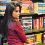 Ushasi Ray Instagram - Story of a winter evening ☕️📚🚶🏻‍♀️ Kolkata