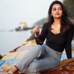 Ushasi Ray Instagram - ভেসে যায় আদরের নৌকো...সাথে অনেক কিছু স্মৃতি নিয়ে ২০২৩ যা সারাজীবন থেকে যাবে আমার সাথে ...ধন্যবাদ সবাইকে ❤️ 📸 @sahil_paswan_2646_