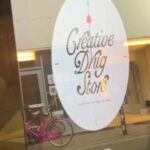 VaVa Instagram - THX.. Osaka ⁡ 来てくれたみんな！ありがとう！ 出演者もみんなも最高なバイブスでした🐬 ⁡ そして今日Lil Soft Tennisくんと作った曲 VIPがリリースされます！ 【明日はMVも出るよ(´･Д･)】 ⁡ リリースされてないのに歌ってた人たち凄かった。 今日と明日はみんなの日！ 大阪
