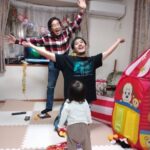 VaVa Instagram - 兄の娘の機嫌を どうにかブチあげようとしてる僕と父です。