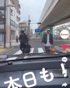 VaVa Instagram - みんなありがとうっ！感謝です。 ⁡ 　　　　　　　自分の手から離れて、 　　　　　　　みんなの元に届いた音楽は 　　　　　　　もうみんなの音楽。 ⁡ 　　　　　　　好きな聴き方で楽しんでください🛸 ⁡ birthdayのMVも、ちょうど公開されました！見てね。