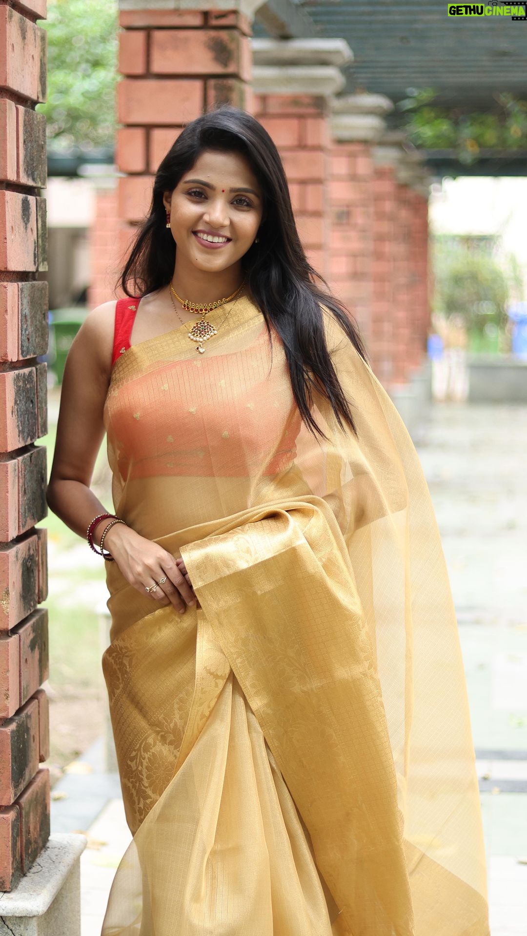 Vaishali Thaniga - 22.9K Likes - Chammak Challo ❤️✨😍✨❤️ Last Reel of the year 2k23 ❤️
Saree @sejaru_the_designer_studio ❤️
Photography @_1click_studio ❤️
#instareels #reelsvideos #trending #trendingreels #trendingsongs #trendingaudio #trendingnow #reelitfeelit #reelit #saree #sareelove #transformation #transition #alert #traditional #love #instadaily #instalove #instamood