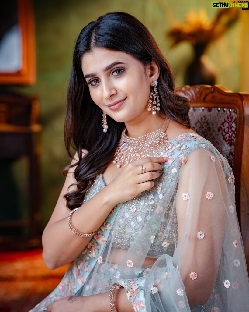 Vaishu Sundar Instagram - Diamonds are your partners forever. Embrace this radiant glory only at Malabar Gold and Diamonds. Mine Diamond festival offer at @malabargoldanddiamonds valid till 14th January 2024 Where you can get ⁠upto 25%*off on diamond value. 100% exchange* on old mine diamond jewellery. *T&C apply