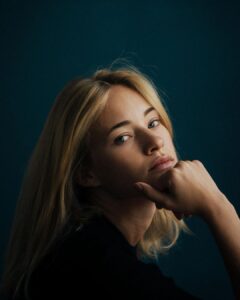 Valerie Huber Instagram - bare with @philine_hofmann 📸