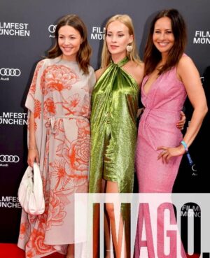 Valerie Huber Instagram - @filmfestmunich wearing wonderful @alexisfegonzalez ✨