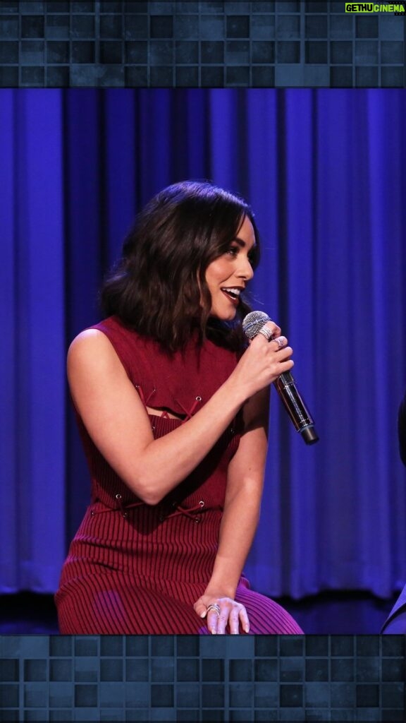 Vanessa Hudgens Instagram - @vanessahudgens & Jimmy sing a duet of @friends’ “I’ll Be There for You”! #FallonFlashback #FRIENDS The Tonight Show Starring Jimmy Fallon